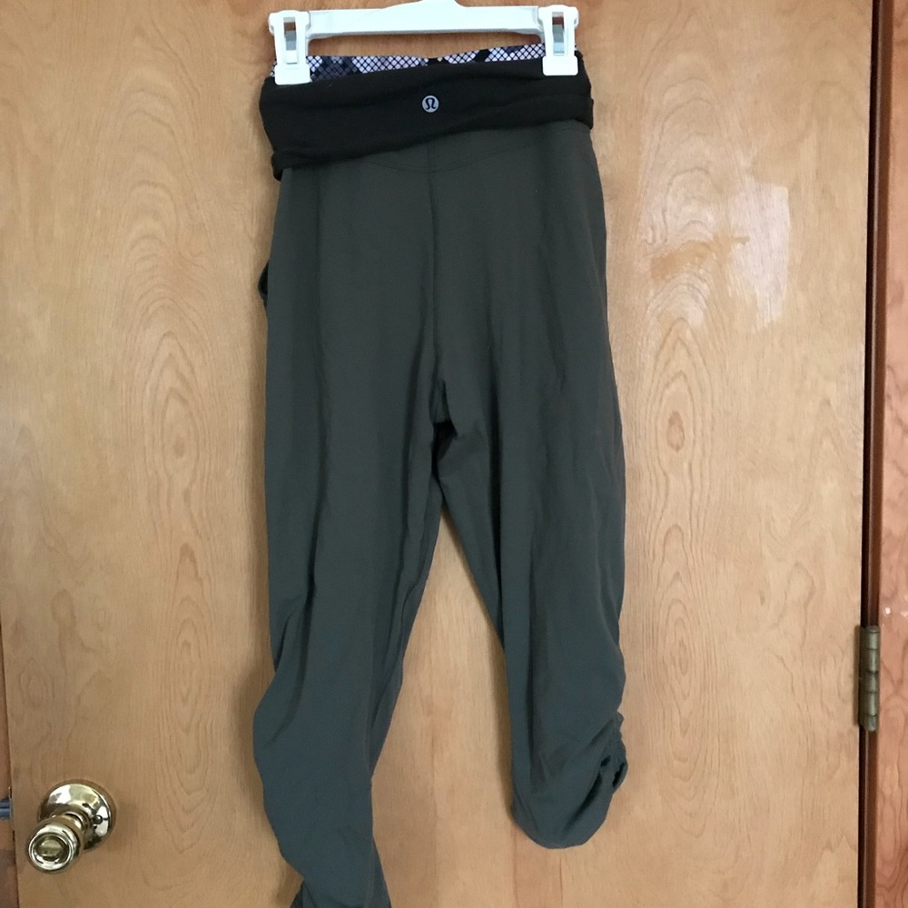 Lululemon Sunset salutation crop